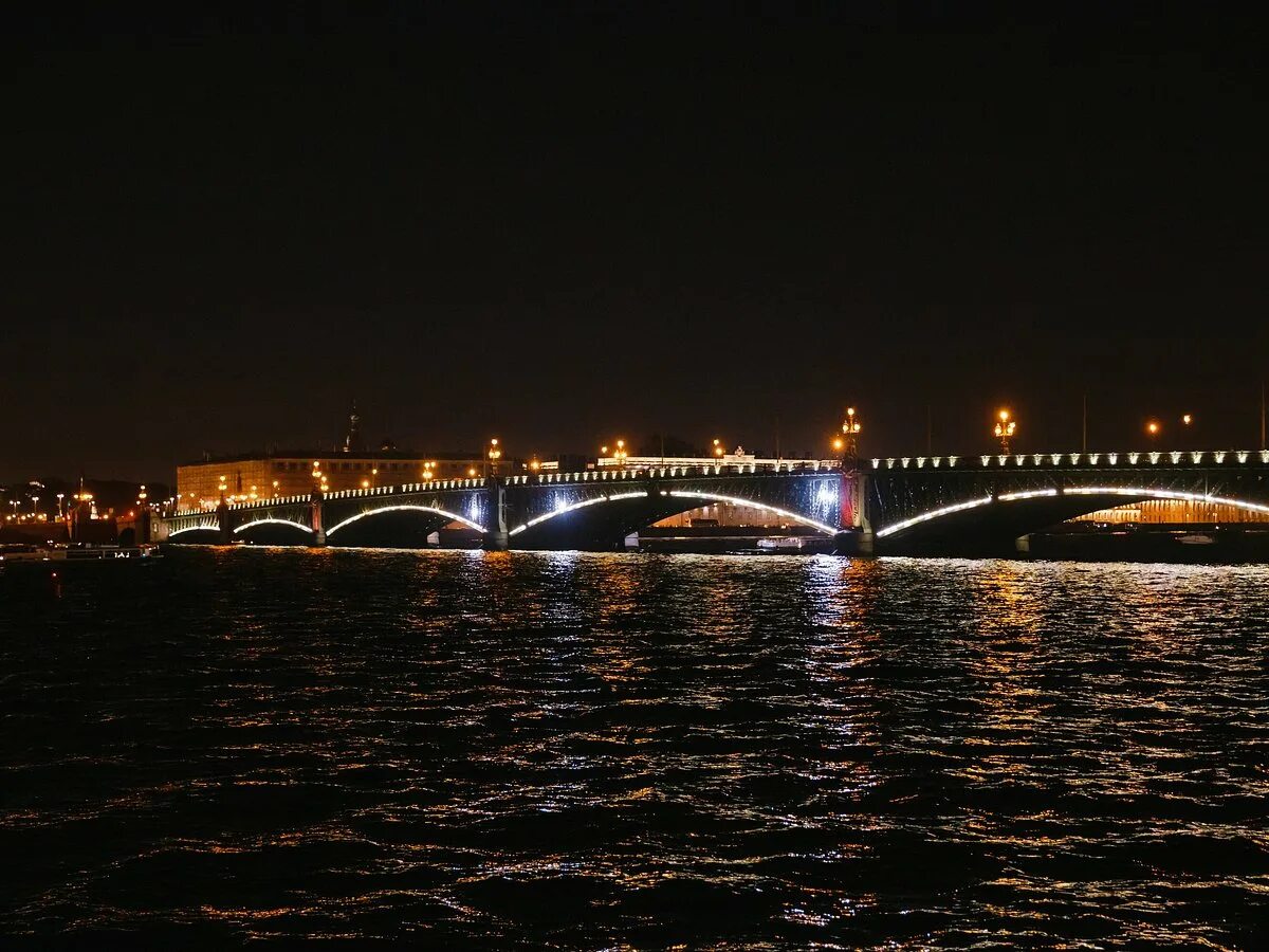 Теплоход питер разводные мосты. Экскурсии по ночной неве в санкт-петербурге. Ночная экскурсия по санкт-петербургу. Экскурсия по ночному санкт-петербургу с разводными мостами. Ночной петербург с теплохода.