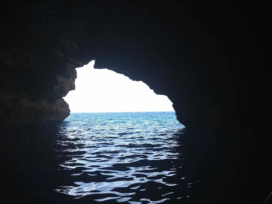 Арка в воде. Арка в море. Sea Caves. Wallpaper Cave nature Sea. Arch Holiday.