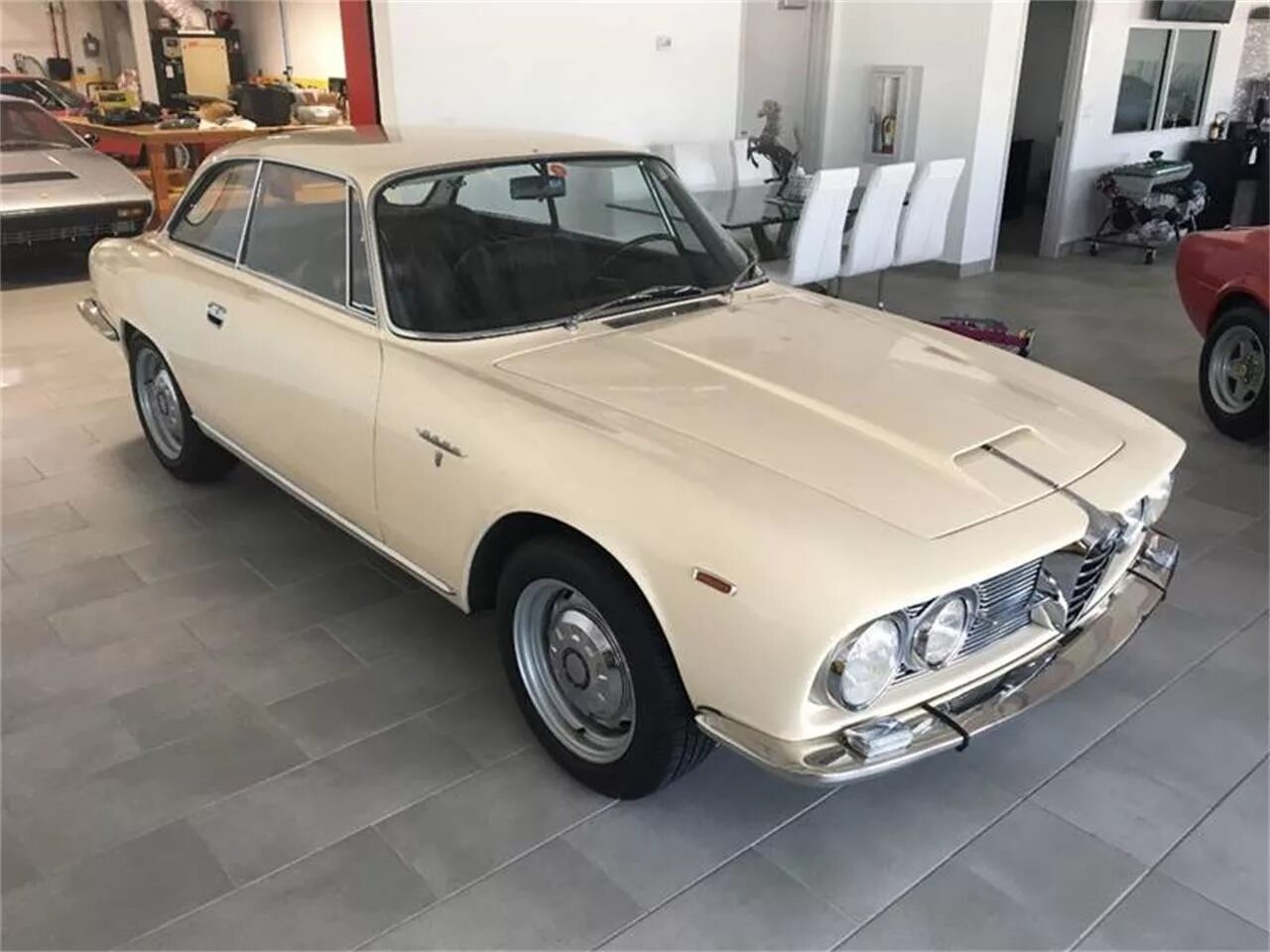 Альфа ромео 2600 1962. Alfa romeo 2600 sprint. Автомобиль 2600. Alfa romeo 2600 sprint bertone. Альфа ромео 2600 1962.