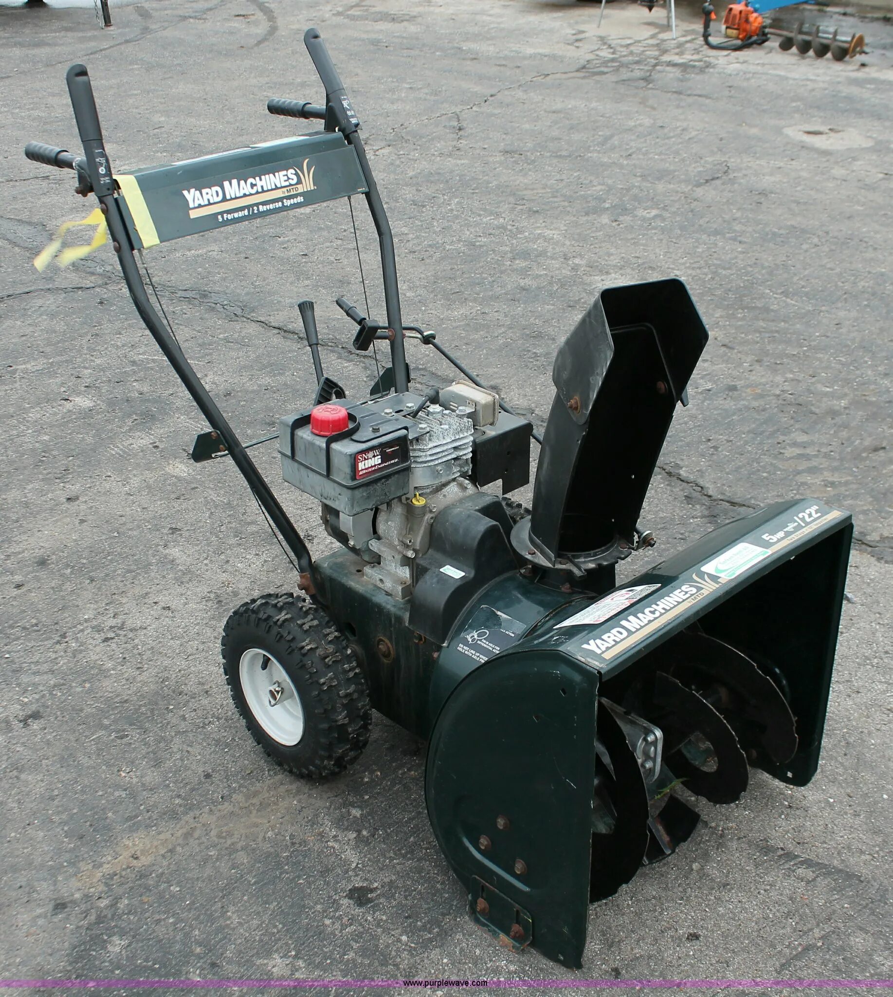 Yard machines. Снегоуборщик yard machines 21 mtd. снегоуборщик бензиновый mtd yard machines 22. снегоуборочная машина yard machines 5hp/22. снегоуборщик mtd snow king-800.