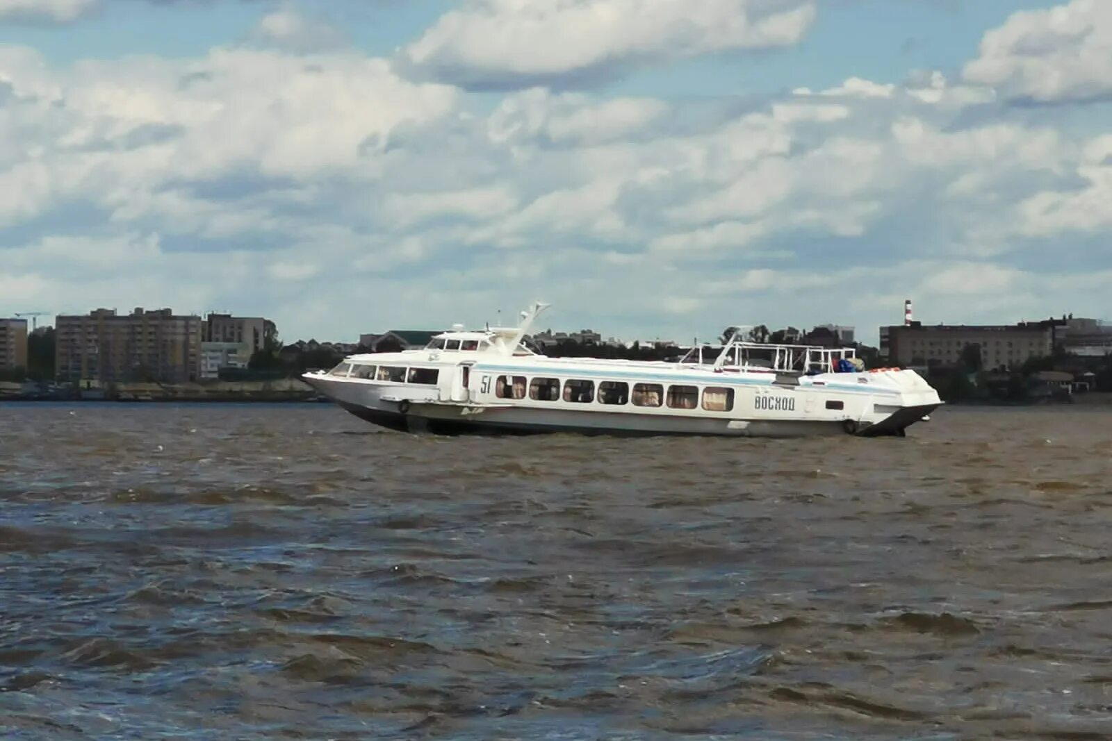 теплоход самолет