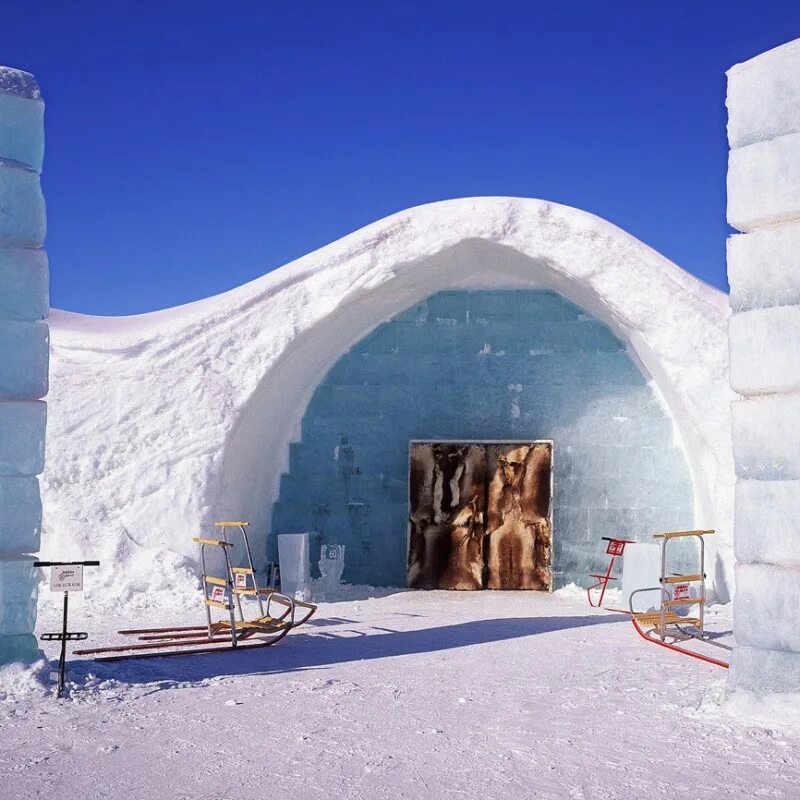 Ice feature