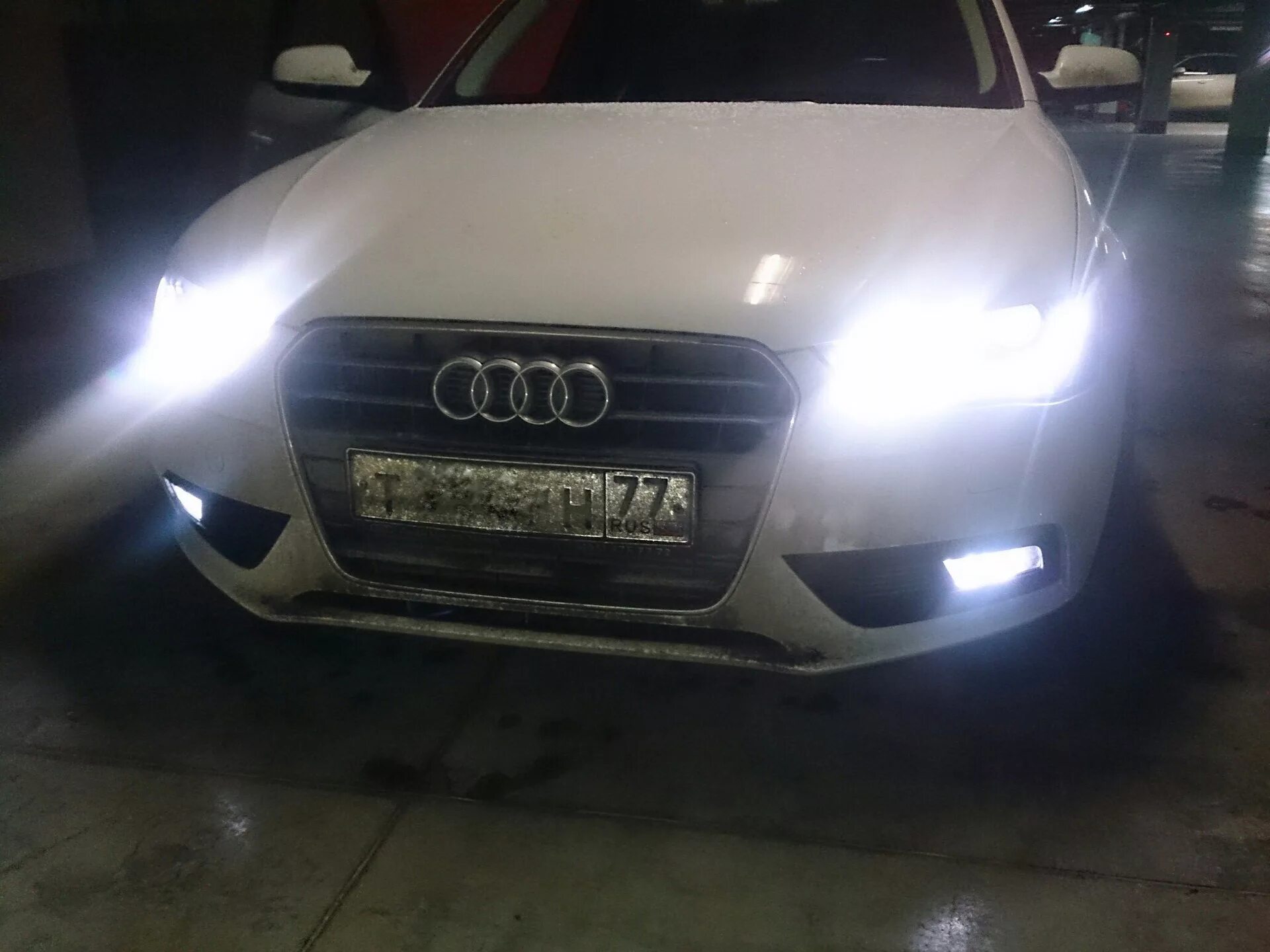 Фары противотуманные ауди а4. Audi a4 b8 ПТФ цоколь. Ауди б8 ПТФ. Led лампы в противотуманные фары Ауди а4 б8 Рестайлинг. Диодные ПТФ Ауди а4 б8.