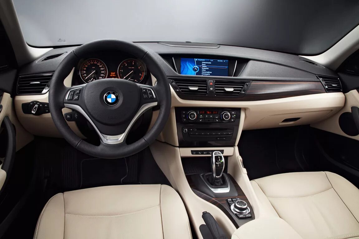 BMW x1 салон. BMW x1 2014 e84. BMW x1 2012 салон. BMW x1 2015 салон.