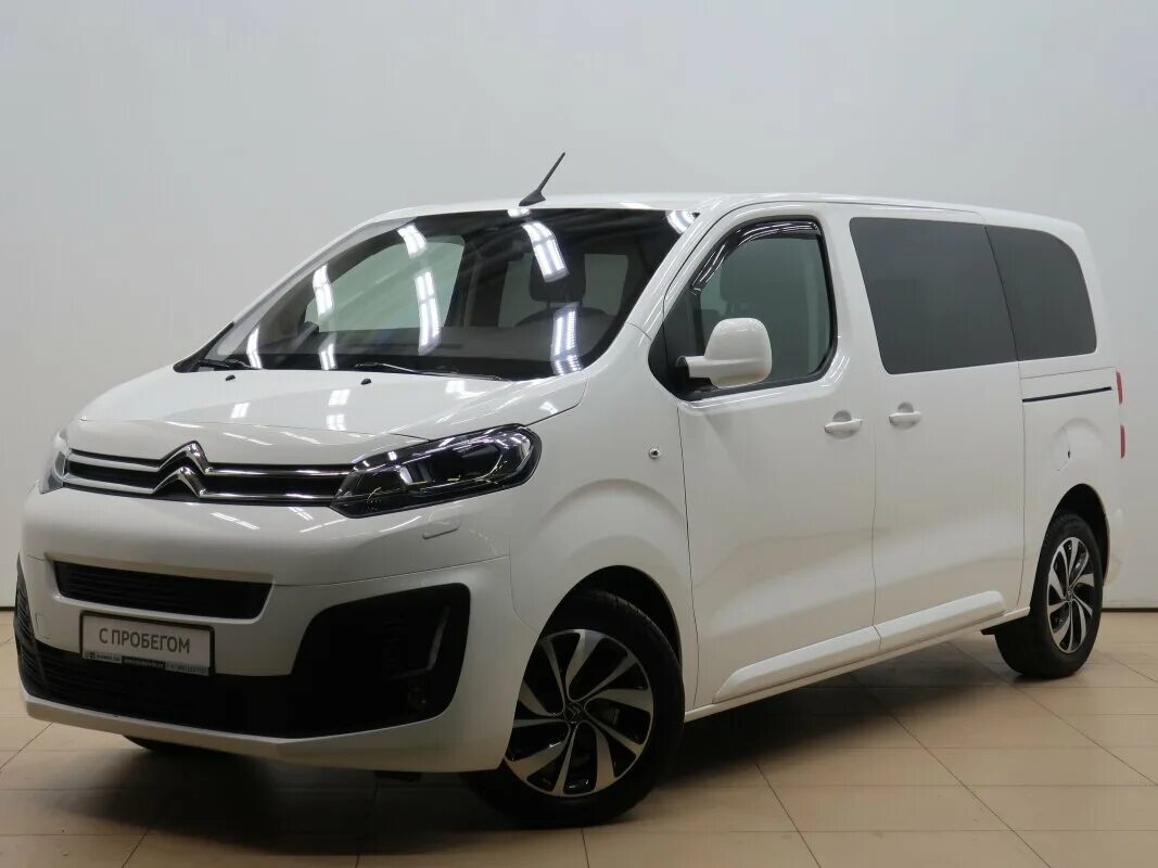 Купить ситроен могилев. White Citroen SPACETOURER. Ситроен минивэн 2017. SPACETOURER XL Citroen White. Минивэн Ситроен белый.