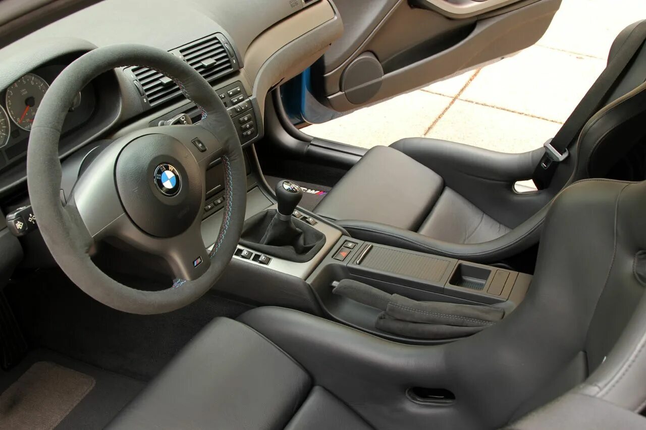 Бмв е60 полный привод. БМВ м3 салон. BMW m3 e46 Interior. BMW 3 e46 салон. BMW m3 e46 CSL Interior.