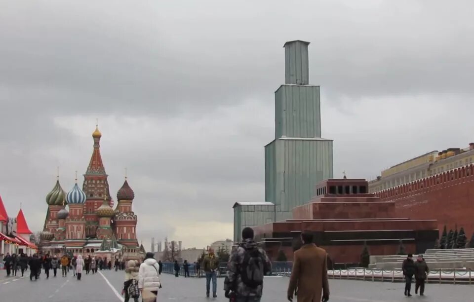 Аэродром красная площадь. Аэродром красная площадь. Руст приземлился на красной площади в 1987. В 1987 году матиас руст приземлился на красной площади. Спасская башня и мавзолей.