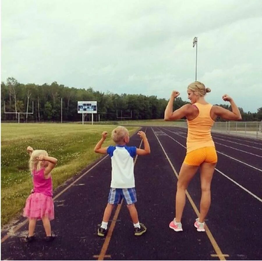 Доча спортивное. Спорт дети. Спортивная мама. Спортивные мамочки. Спортивная мама с ребенком.