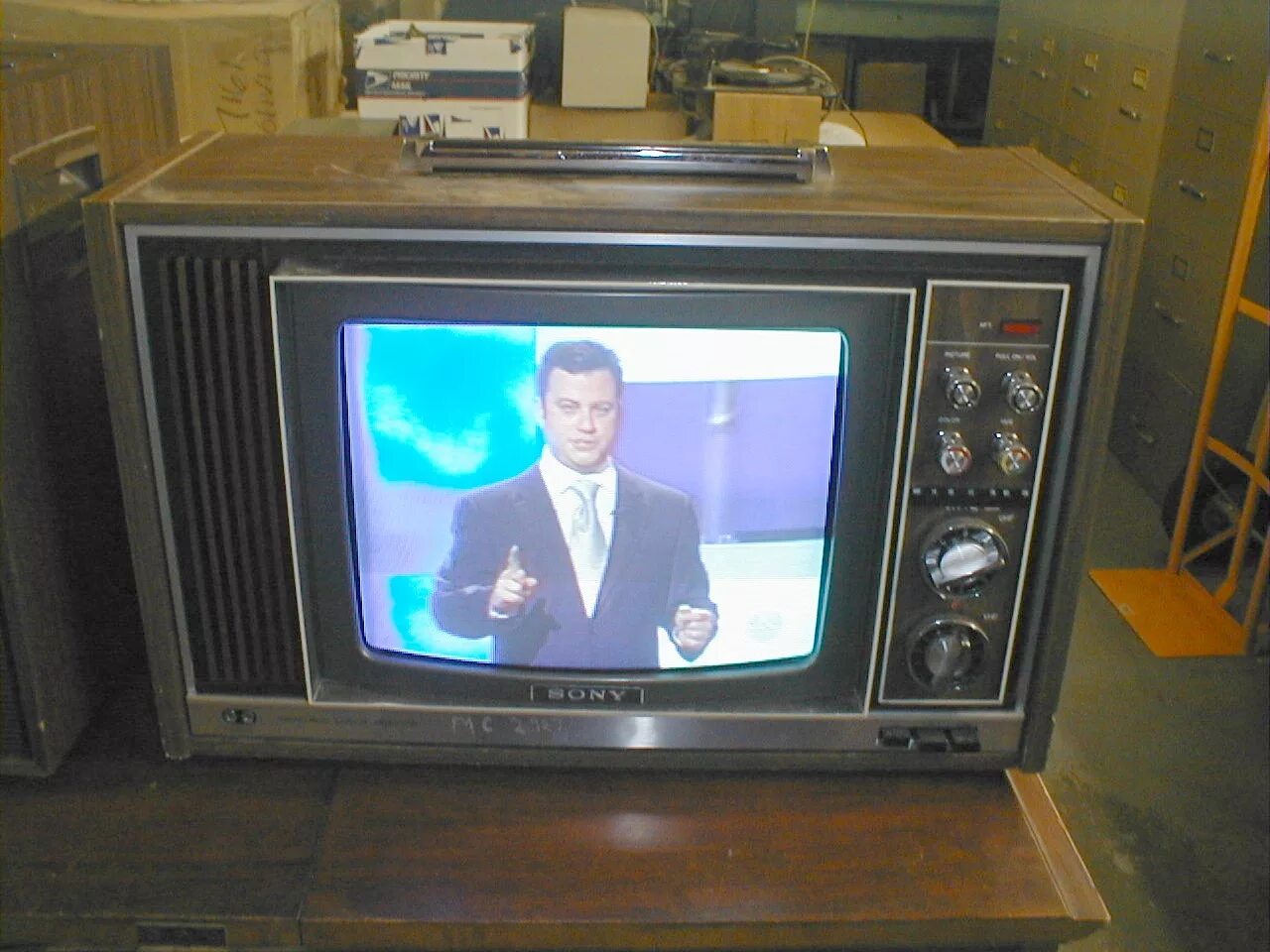 Первый телевизор самсунг 1960. Телевизор сони ламповый. Телевизоры сони 1960 года. Телевизор рекорд 307.