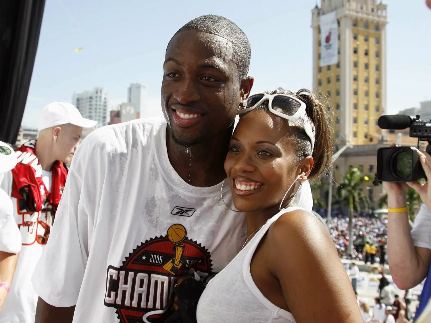 Wife meaning. Жена Дуэйна Уэйда. Dwayne Wade и жена. Вейд жена. Дуэйн Уэйд и его дочь.