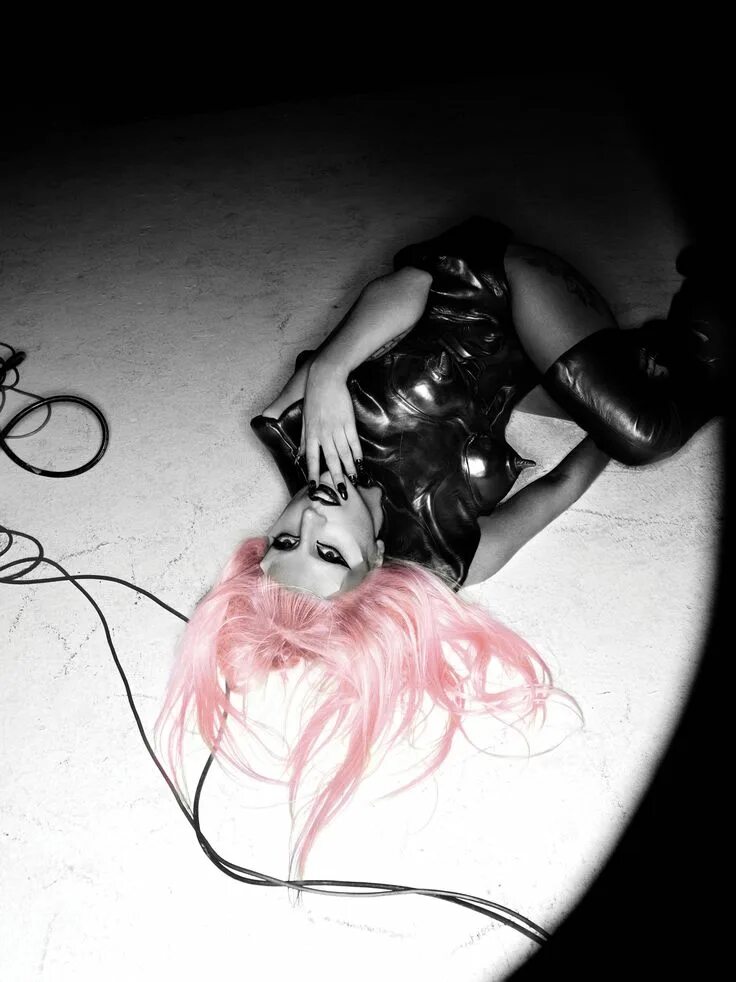 Lady gaga "the fame". Chromatica ball. Леди гага хроматика тур. Bad romance lady gaga текст. Lady gaga just dance обложка.