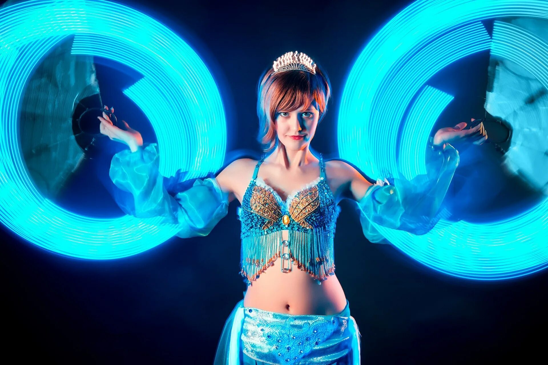 Восточные видеоклипы. Дипика падуконе ом шанти ом. Восточная музыка в фильмах. Киноиндустрия индии болливуд. Клон танцовщица айша.