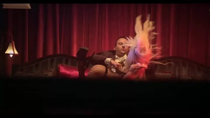 Ленинград группа ебубаб. Ебубаб обыкновенный. Бабу буду ленинград слушать. Ебубаб. Ленинград сиськи кадры из клипа.