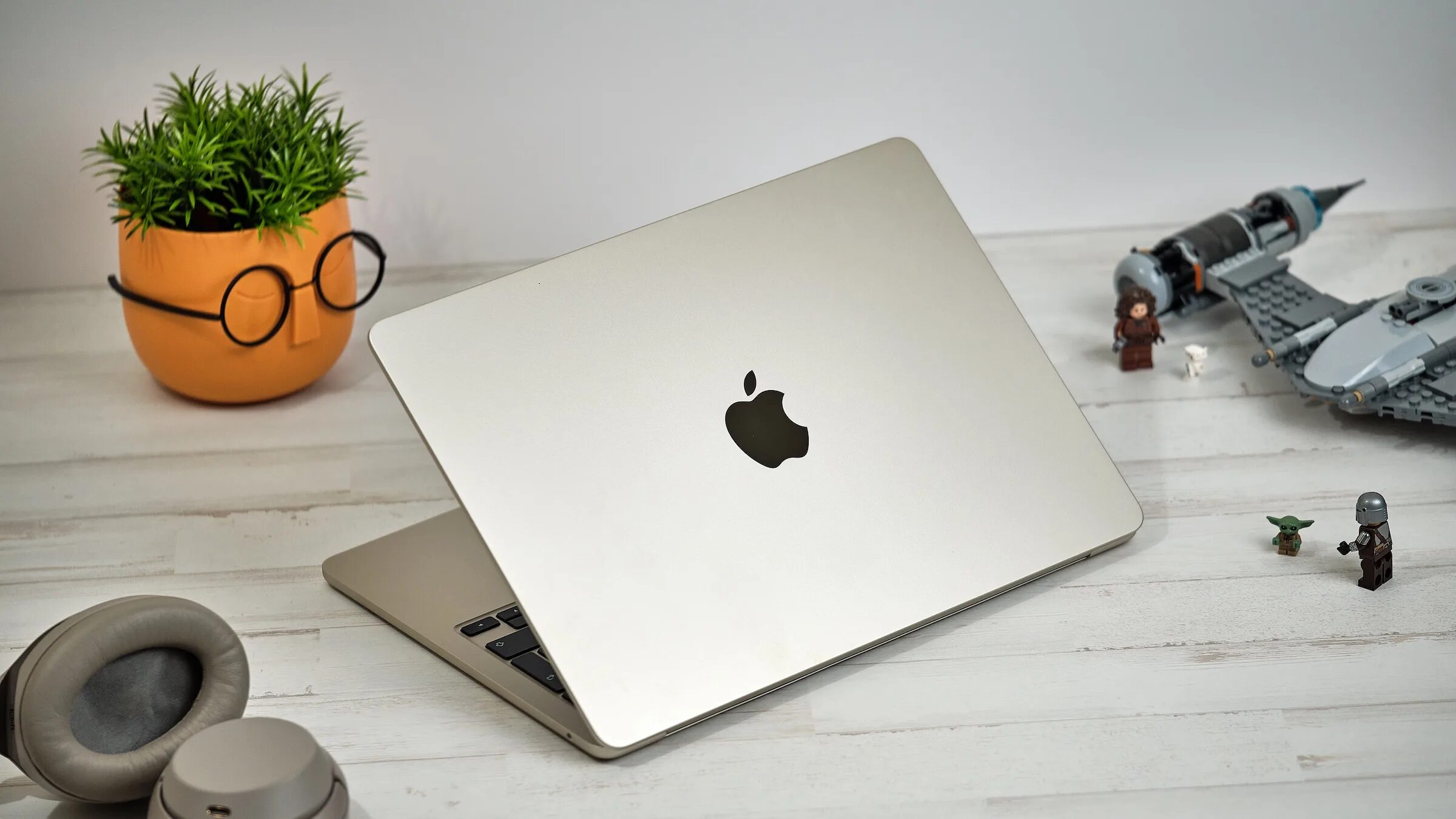 Последний macbook air. MACBOOK Air m2. MACBOOK Air m2 Starlight. MACBOOK Air 15 m2. MACBOOK Air 2022.