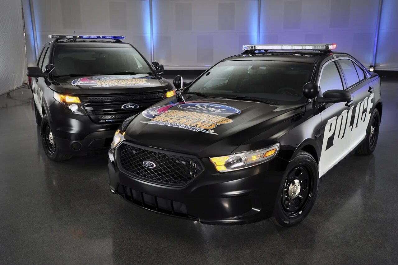 Марки полицейских машин. Ford Police Interceptor 2013. Ford Taurus Police Interceptor. Ford Taurus 2013 Police Interceptor. Ford Police Interceptor 2022.