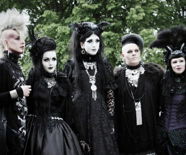 Готов в русском языке. Готов в русском языке. Дети неформалы. Готов в русском языке. Готы внешний вид.