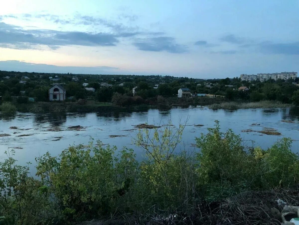 Река рог. Кривой Рог дамба. Кривой Рог Днепропетровская область. Днепропетровская область Кривой Рог природа. Река Ингулец.