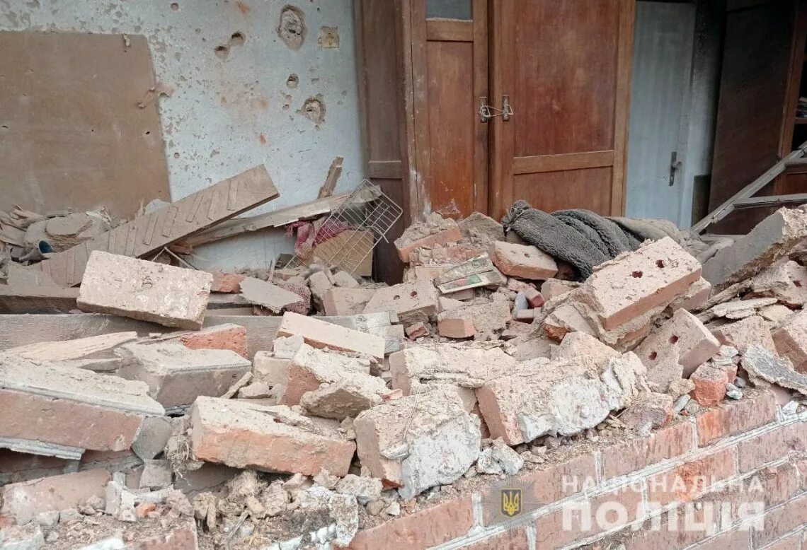 Киевский район донецк. Донецк обстрел города. Разрушенные армянами дома. Луганск после обстрела. Опять обстрел.