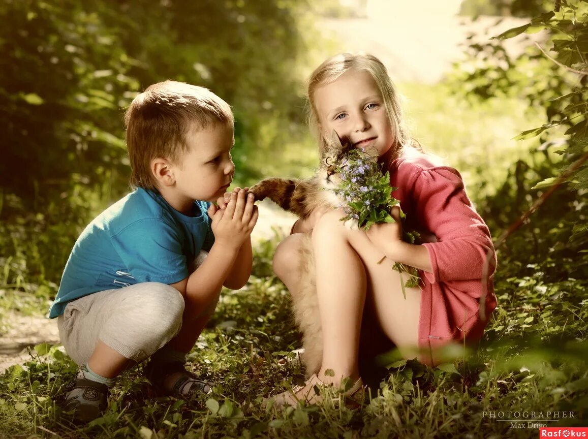 Фотосессия голой семьи. Фотосессия младенцев в студии. Фотосессия ню всей семьей. Обнажение в семье детей. Обнаженность в семье.