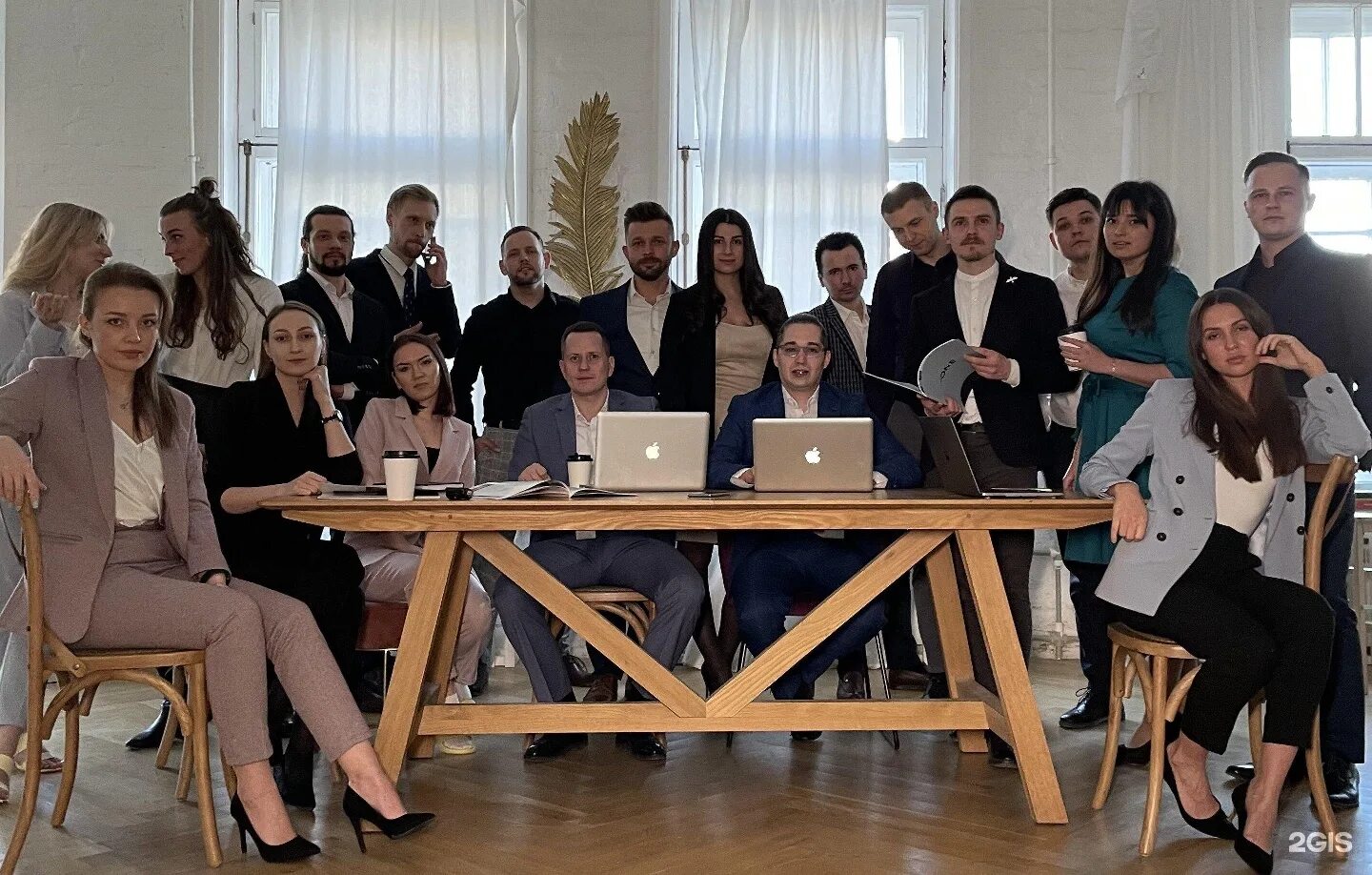 Единый центр недвижимости сотрудники. Группа санкт-петербург. Группа юристов. Группа санкт-петербург ступени. Группа компаний максам карлов.