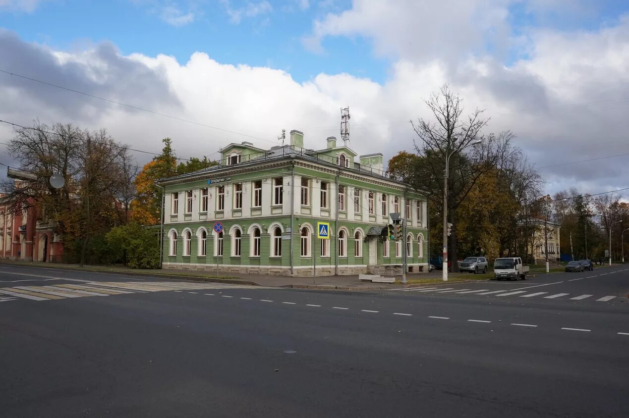Ул аврова петергоф. Санкт-петербургский проспект петергоф. улица аврова петергоф. петергоф красный проспект. петергоф санкт-петербургский проспект дом 46.