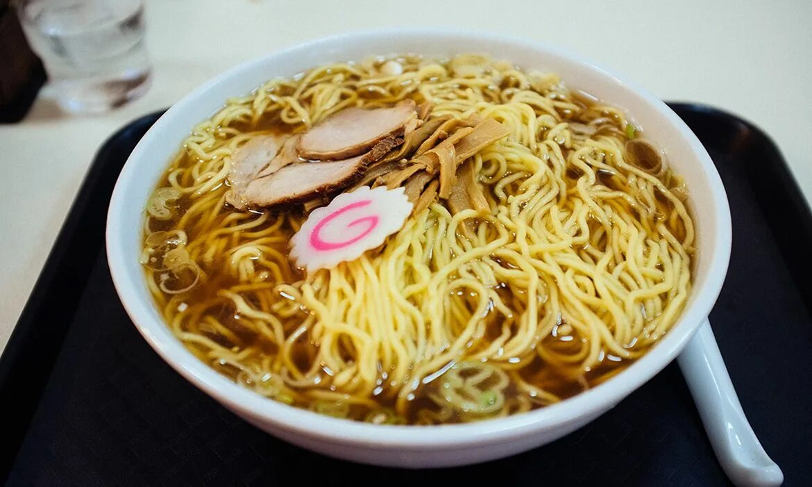 Рамен и удон разница. Лапша рамен. рамён корейский. фудкорнер ramen noodles. рамен vs рамён.