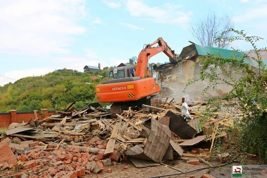 Снос здания. Ховринскую больницу снесли. Слом домов. Медпрестиж серпухов октябрьская 17а. Незаконные постройки в махачкале.