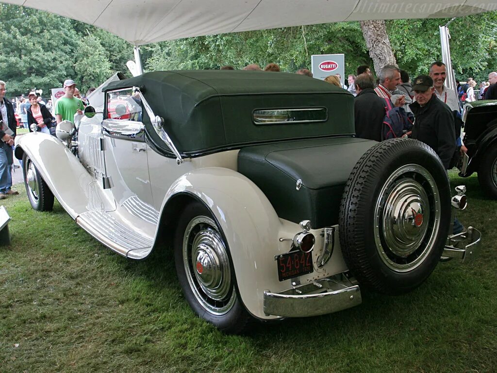 Bugatti royale. Bugatti Type 41 Royale Weinberger Cabriolet. Bugatti Type 41 Royale Victoria. Bugatti Type 41 Royale Victoria 1931. Бугатти туре 41 рояль.