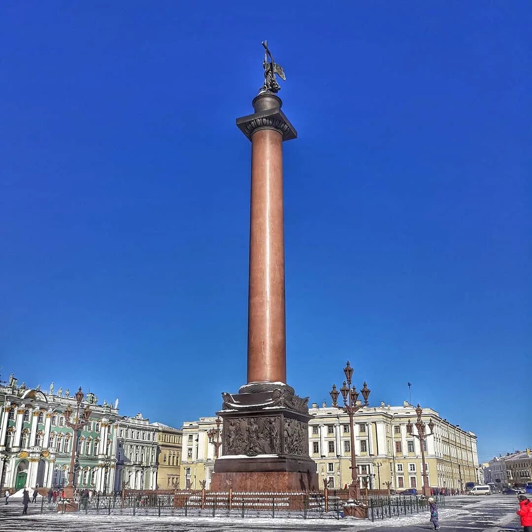 Александровская колонна дворцовая. Александрийская колонна в петербурге. александрийская колонна монферран. александрийская колонна 1812. монферран о. александровская колонна в санкт-петербурге.