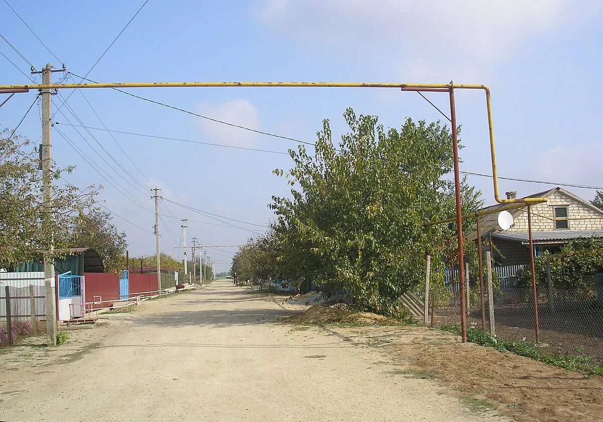 Крым первомайский район фото Тихонівка (Курманський район) Вікіпедія