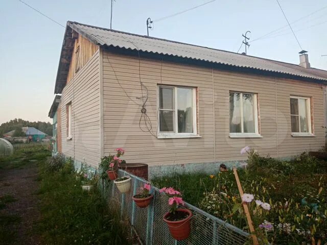 дом из желтого кирпича с гаражом. смоленская улица иркутск. коттеджи братск южный падун. недвижимость в курске. авито центр дом.