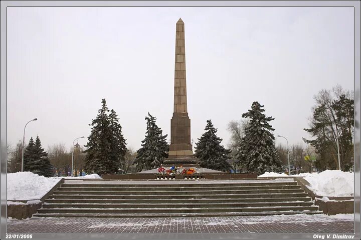 Площадь павших борцов 1. Вечный огонь на площади павших борцов волгоград. вечный огонь волгоград аллея героев. вечный огонь площадь павших борцов зимой волгоград. обелиск в волгограде аллея героев.