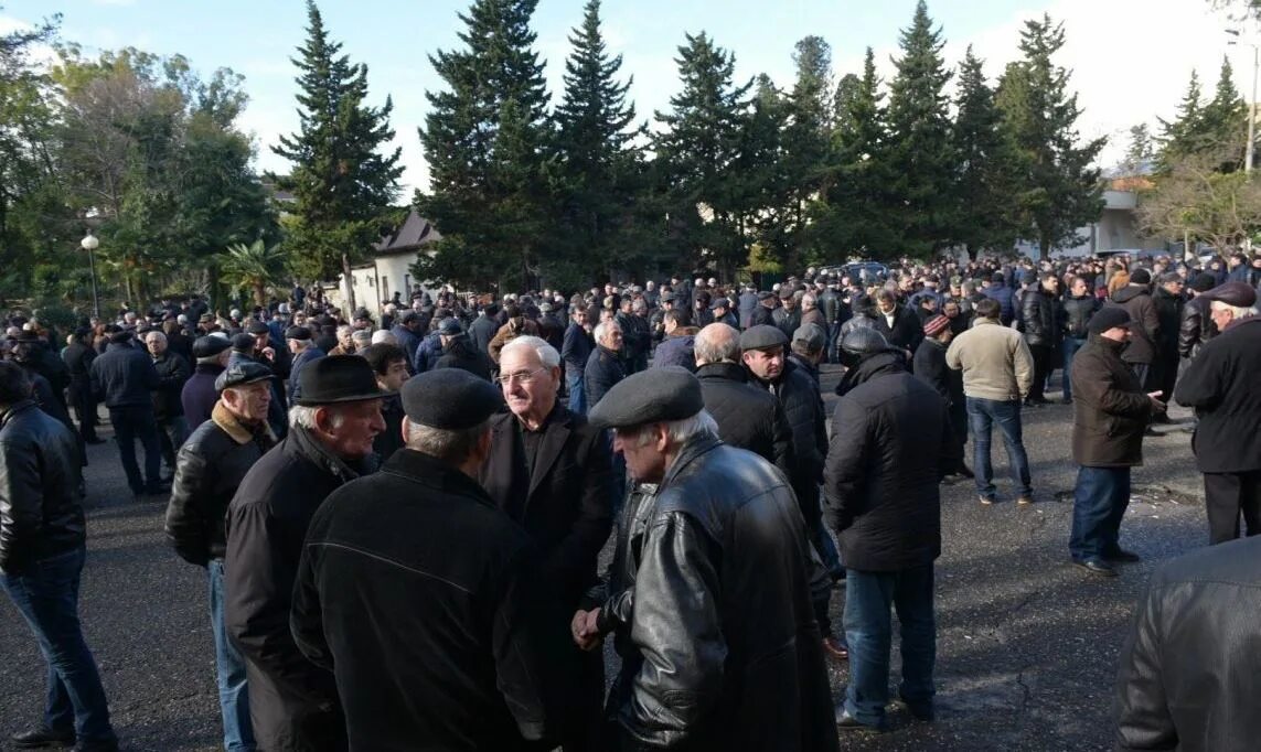 Абхазия протесты сегодня. Новости что в сухуме вчера. Переворот в абхазии 2020. Переворот в абхазии 2020. Абхазия революция.
