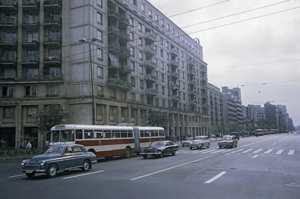 Улица горького в москве 1960 г. В конце 1970 годов. В конце 1970 годов. Москва 1970-е. Англия в 80 е годы.