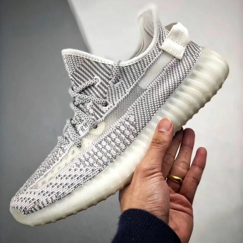 Кроссовки спортивные yeezy boost. Adidas easy Boost 350. Adidas 350 v2. Adidas Yeezy Boost белые. Adidas Air Yeezy 350 Boost.