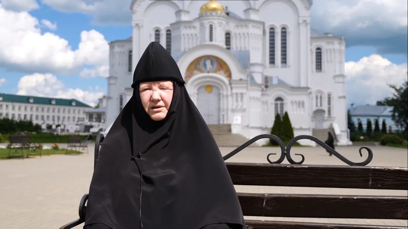 Монахинь дивеевского монастыря. Монахиня скит дивеевского монастыря. Инокини дивеевского монастыря. Игуменья дивеево игумения сергия. Инокини дивеевского монастыря.