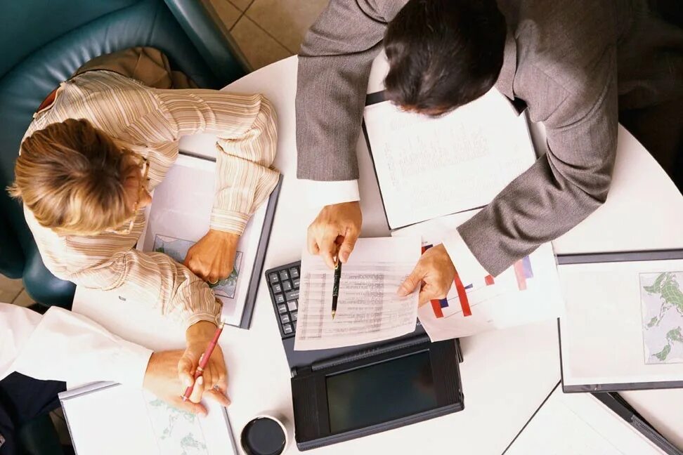 бизнес бухгалтерия. бухгалтер. юридические услуги для бизнеса. современный бухгалтер. деловая встреча.