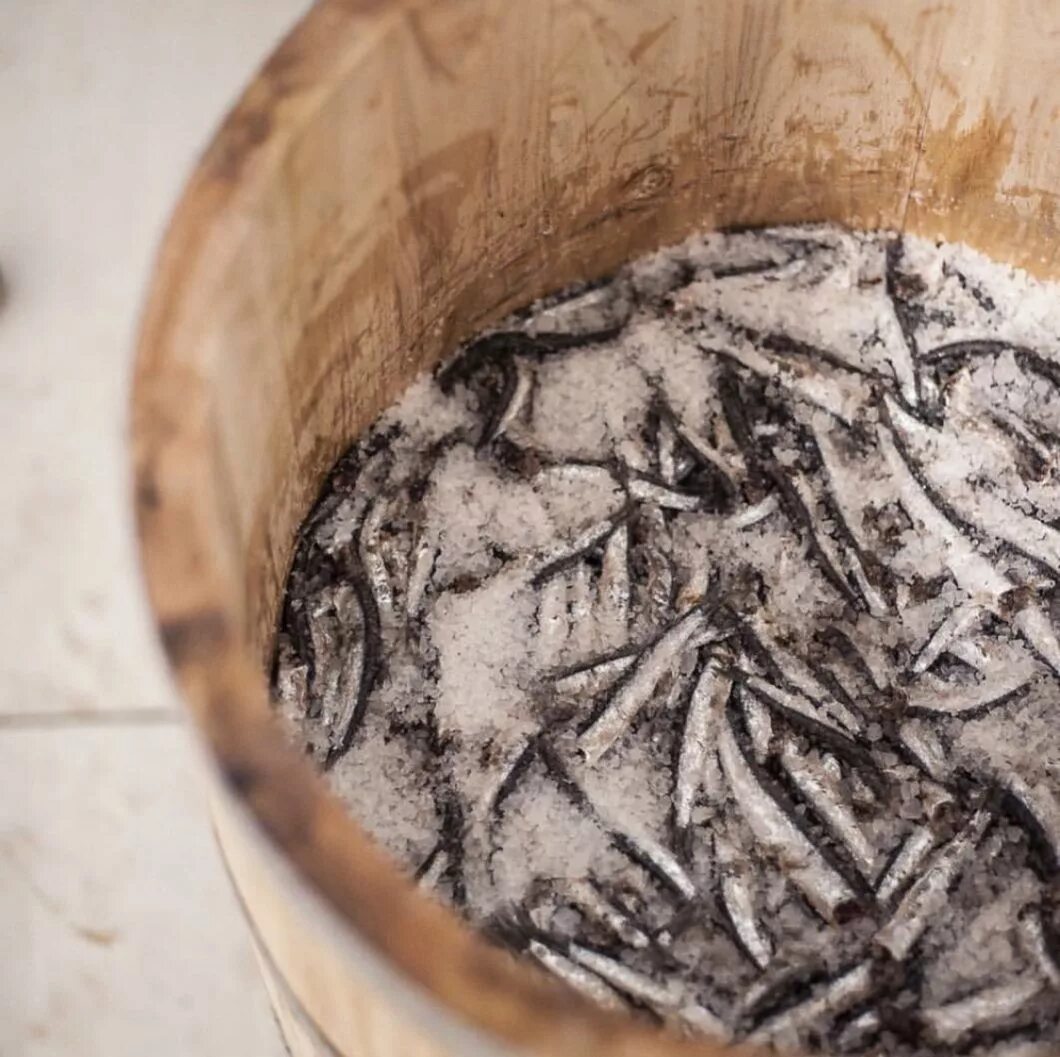 Соус из каперсов и анчоусов. Хасончжон. Вустерский киккоман соус. В какой соус добавляют анчоусы. Соус ворчестер worcestershire lea & perrins великобритания 290 мл.