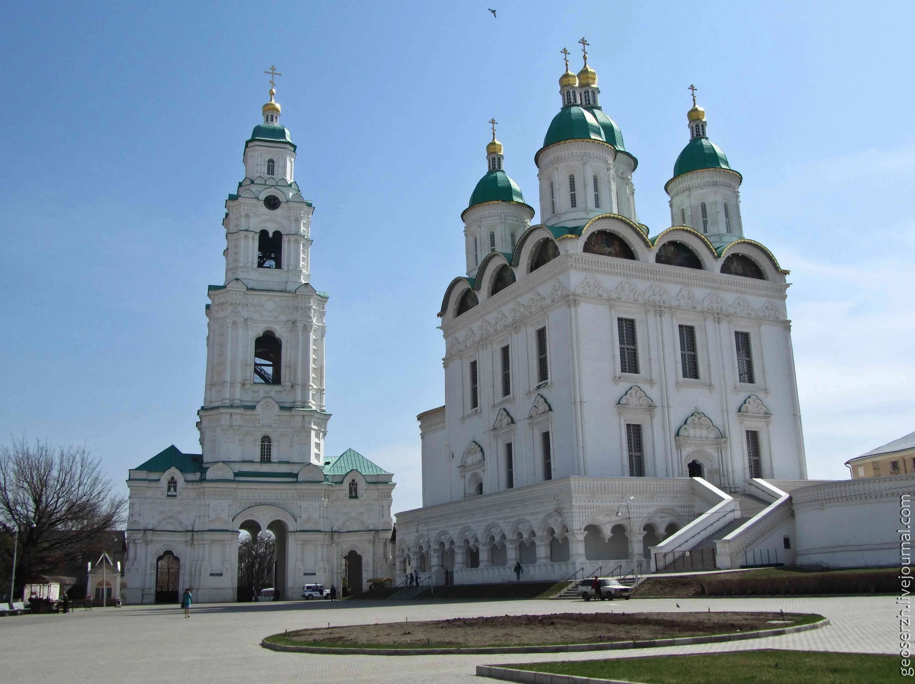 Окрестности астрахани. Астраханский Кремль Астрахань. Астрахань Кремль достопримечательности. Белокаменный Кремль Астрахань.