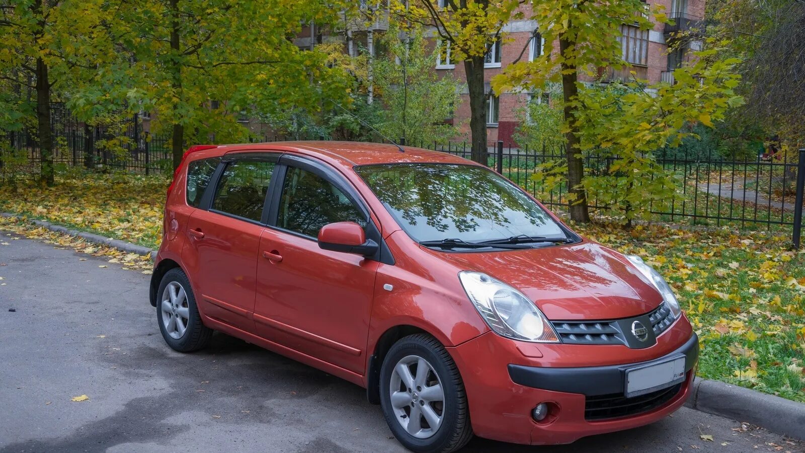 Ниссан ноут красноярске. Ниссан ноут 2007. Nissan Note 1. Nissan Note 2007 1.6. Ниссан ноут 2008.