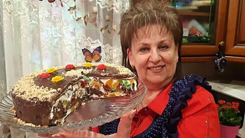 Любаня на кухне у любани