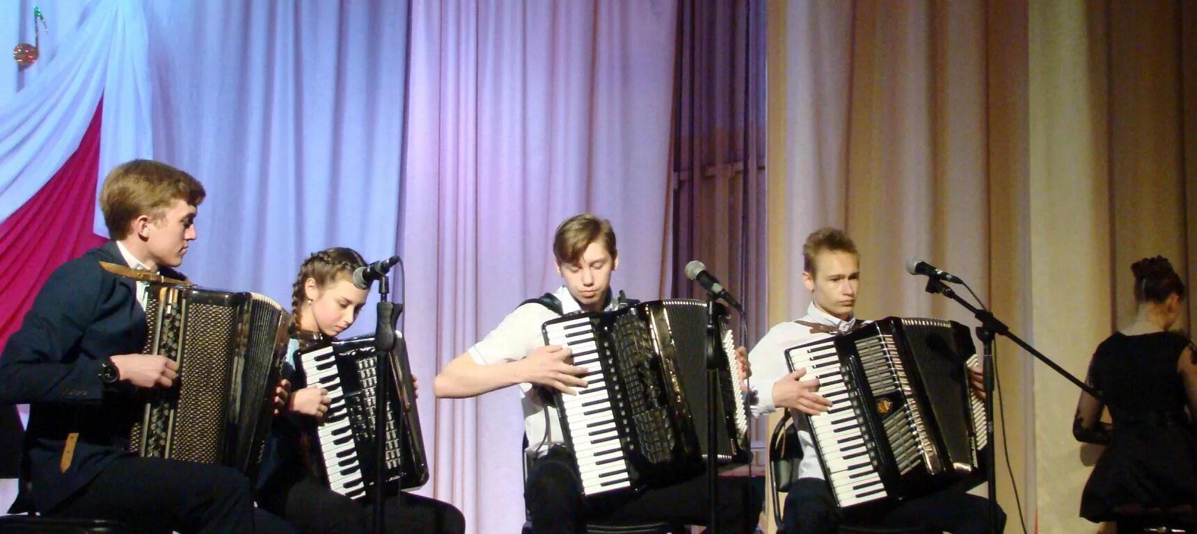 весенняя симфония лого. глядянская школа фото. музыкальной школе 50. глядянская дмш. музыкальная школа октябрьского района костромской области.