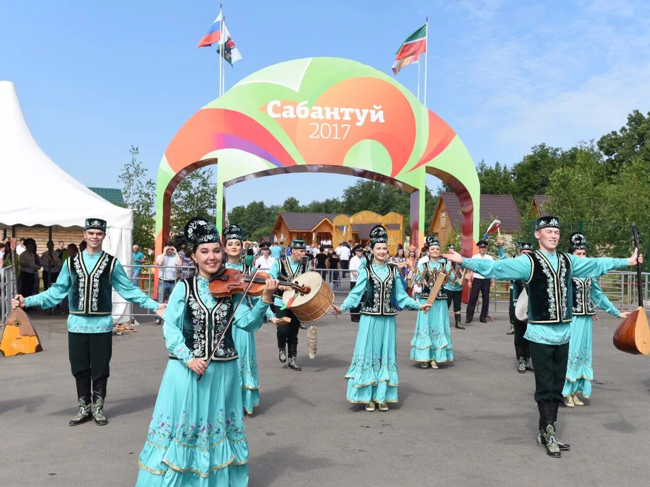 Татарск в татарстане. Сабантуй татарский национальный праздник. Татарстан праздник Сабантуй. Праздник плуга Сабантуй в Татарстане. Сабантуй у Татаров.