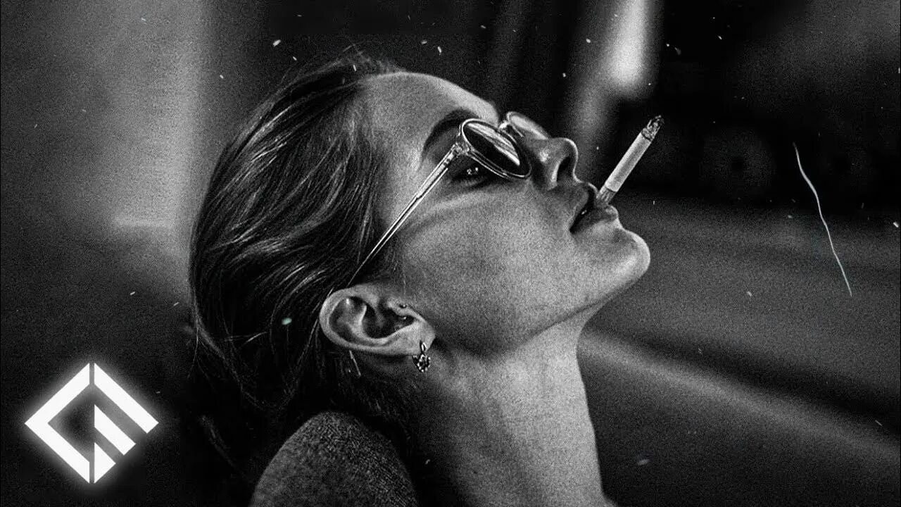 Feel it deep inside. Девушка курит. marie plassard с сигаретой. deep feelings девушки. deep feelings mix 2025-deep house.