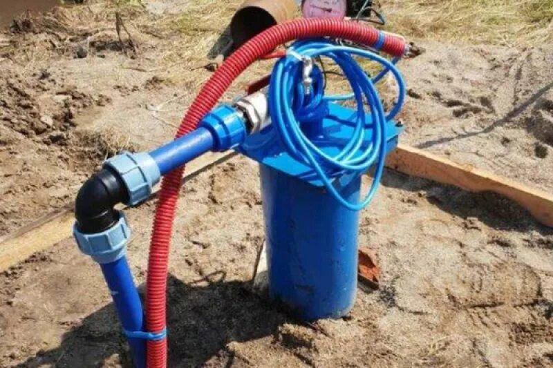 скважина на воду. бурение воды на участке. обустройство скважины для воды. водопроводная скважина. скважина воду калужское.