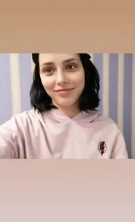 Смотрите онлайн Мария Бабко продаёт сигны поклонникам! goddesbabko.. 