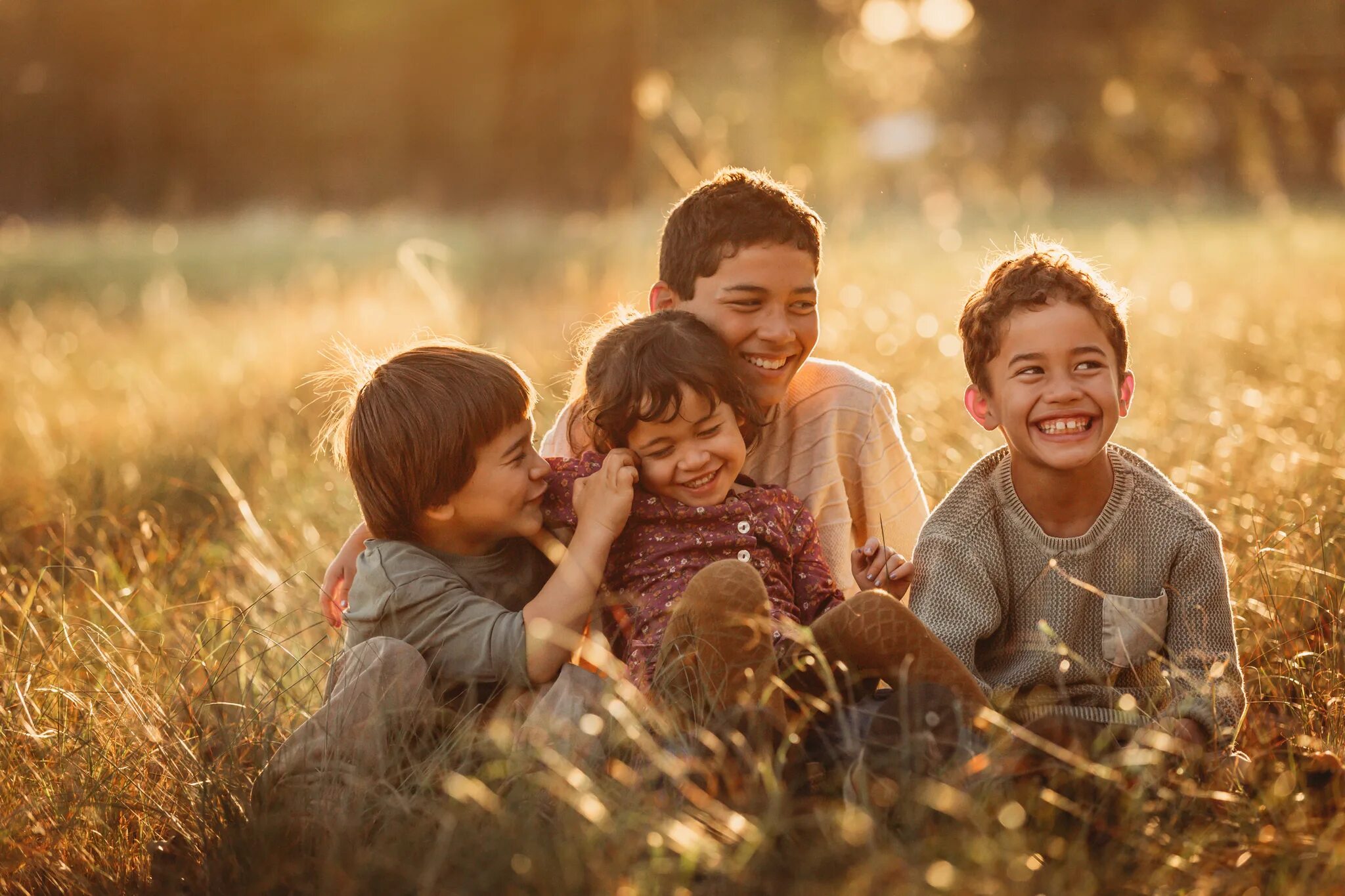 Seek your. Трое детей в лесу фото. Kids background Darker real. Photo Kids background Effect. Blue Kids background.