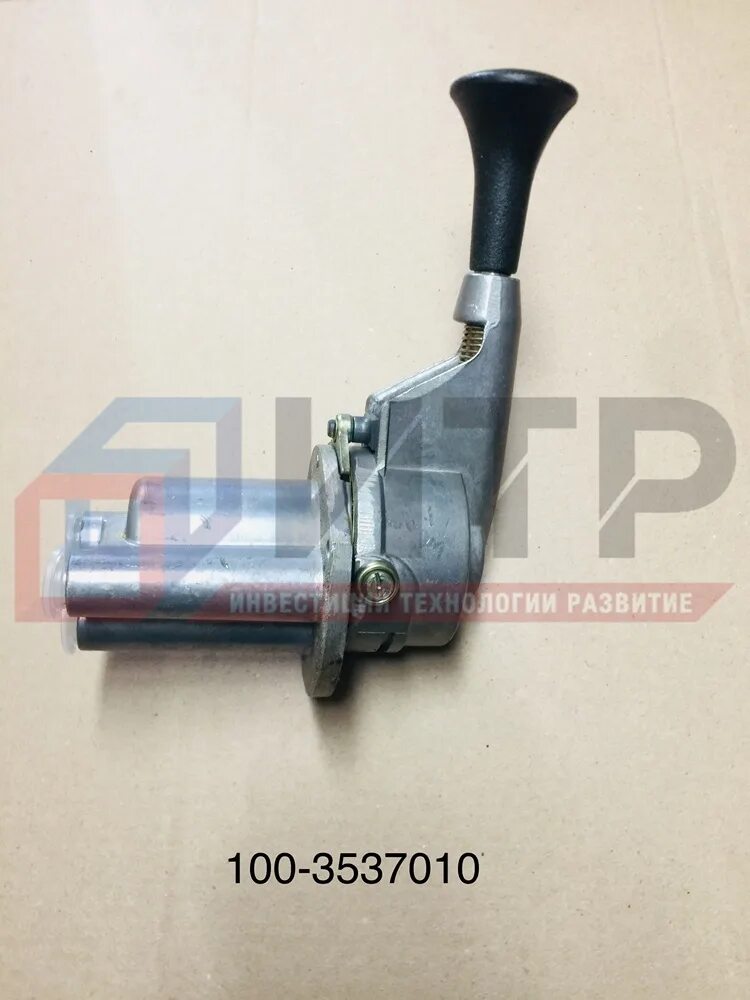 Кран 100 3537010. Кран тормозной обратного действия 100-3537010. кран тормозной 11.3537010. c41r11-3537010. 100-3537010 кран ручного тормоза.