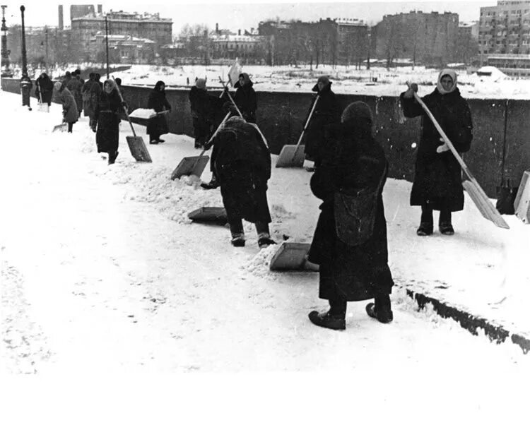 Жители блокадного ленинграда. Житель ленинграда 1941 1944. Житель ленинграда 1941 1944. Блокада ленинграда 8 сентября 1941. Блокада ленинграда 1941 1944 гг.