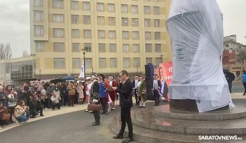 Выступающие открытие памятника